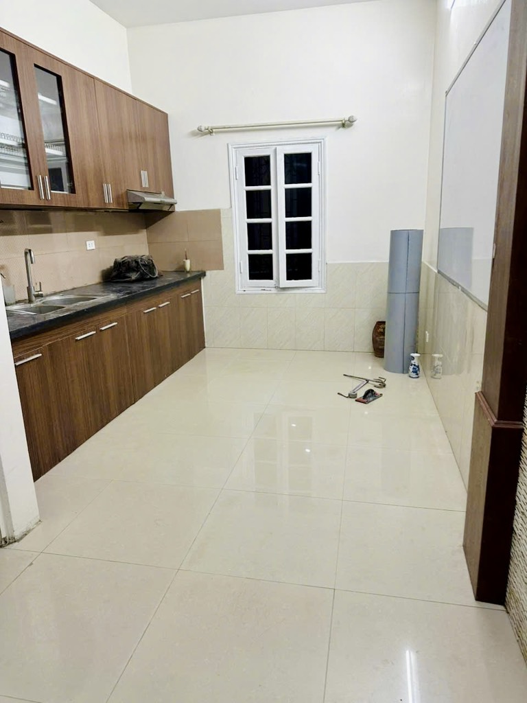HỒ TÙNG MẬU- NHÀ LÔ GÓC, 3 THOÁNG - GẦN PHỐ - NGÕ 3 GÁC - Ô CHỜ THANG MÁY- FULL NỘI THẤT.